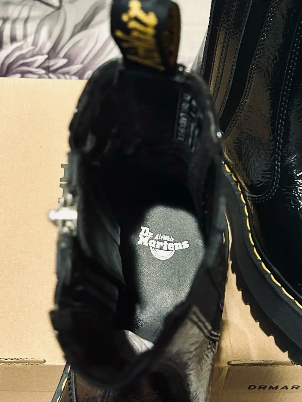 DR. MARTENS 2976 MAX DISTRESSED PATENT CHELSEA PLATFORM BOOTS, SZ 8, NEW, $220.